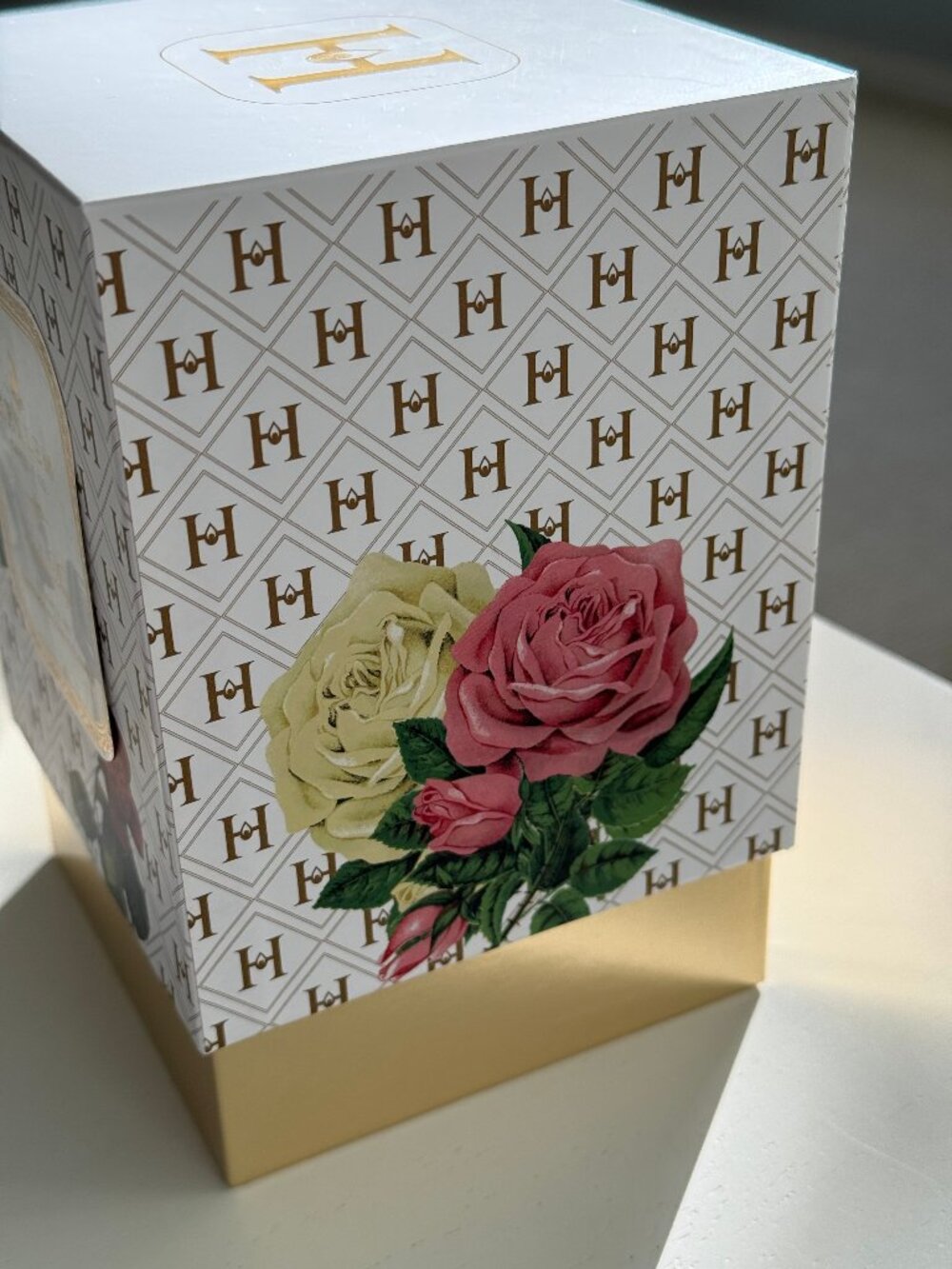 HARLEM CANDLE Co. Lady Day Floral Ceramic Candle - Picture 3 of 8